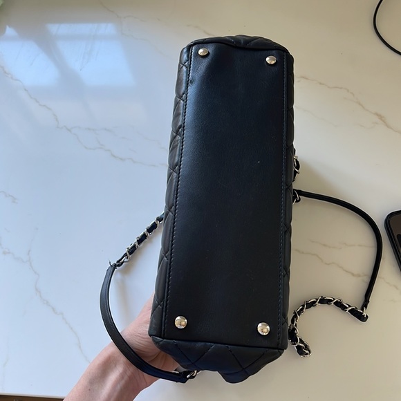 Chanel black quilted leather shoulder bag - Picture 4 of 8